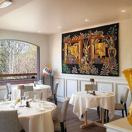 Les Trois Soleils 4* Saint-Cere
